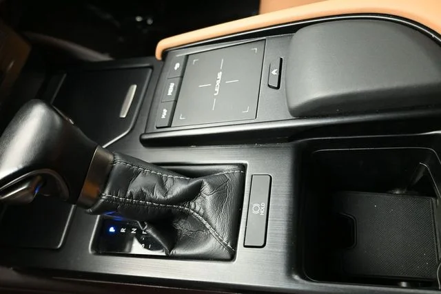 Used 2021 White Lexus 350 image 13