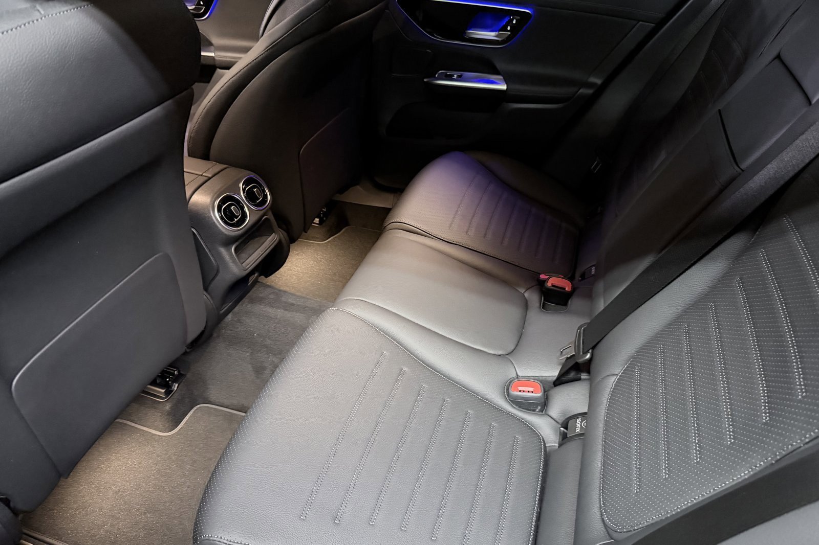 New 2026 Black Mercedes-Benz GLC 300 4MATIC® SUV image 37
