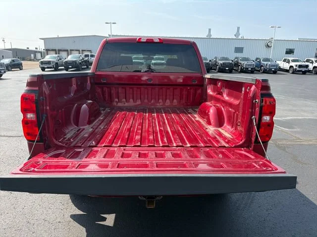 Used 2018 CAJUN RED TINTCOAT Chevrolet LT image 26