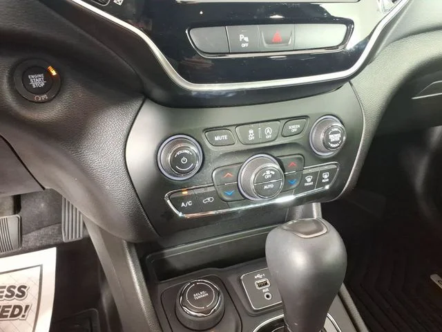 Used 2020 Red Jeep Limited image 20