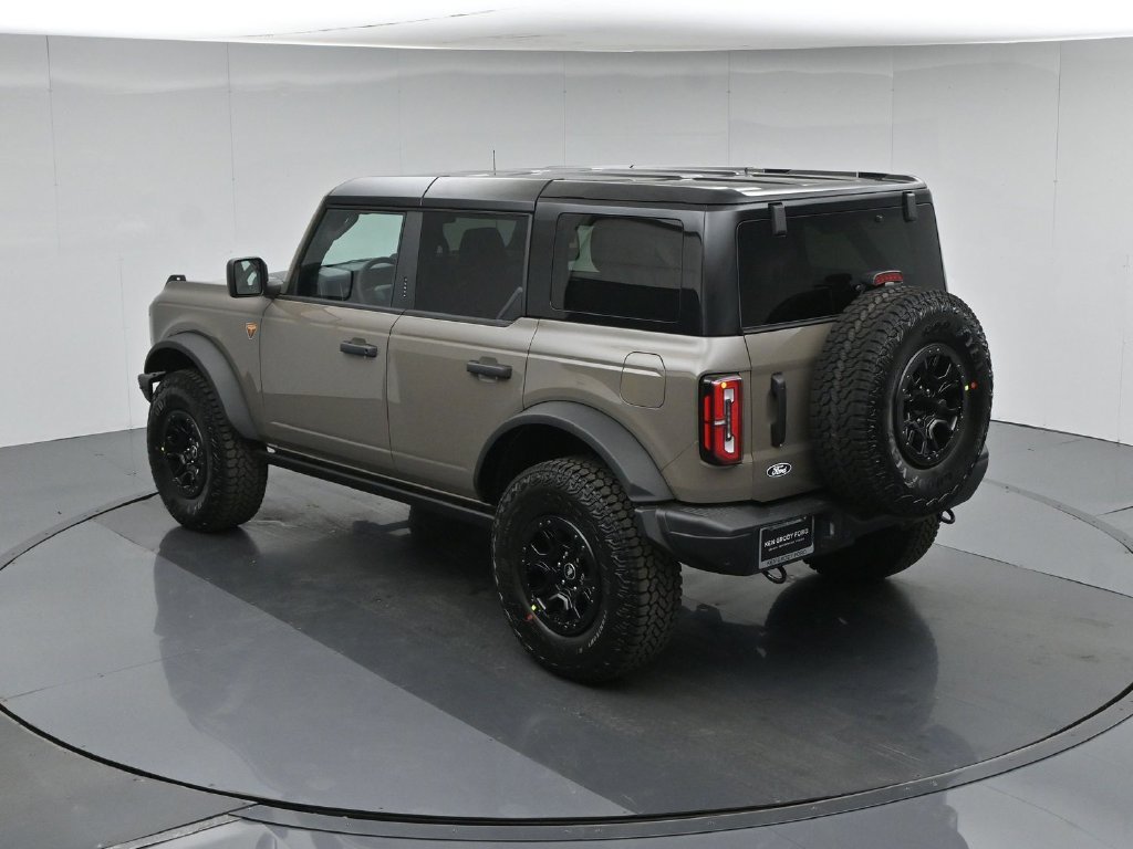 New 2026 Marsh Gray Ford Badlands image 38