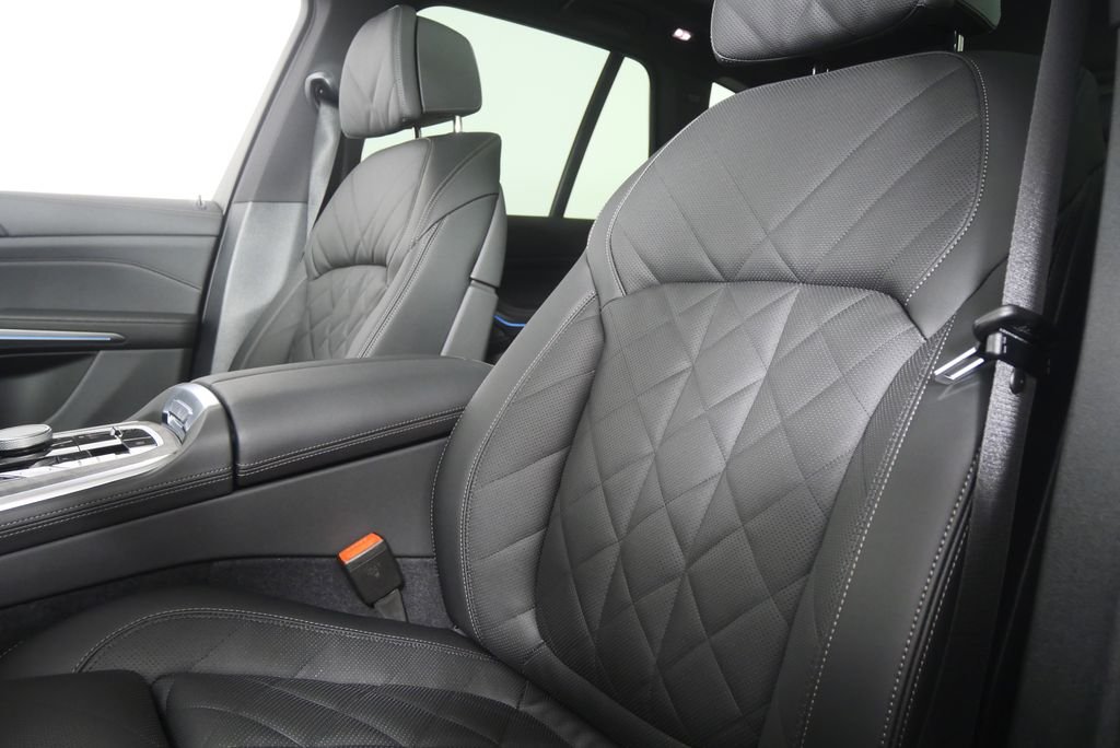 New 2026 Black Sapphire Metallic BMW xDrive50e image 10