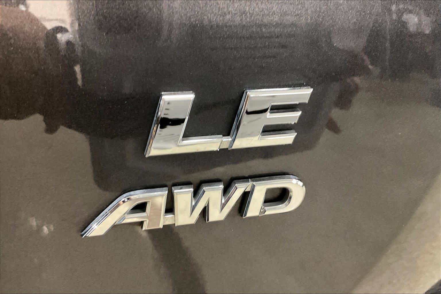 Used 2016 Magnetic Gray Metallic Toyota LE image 10