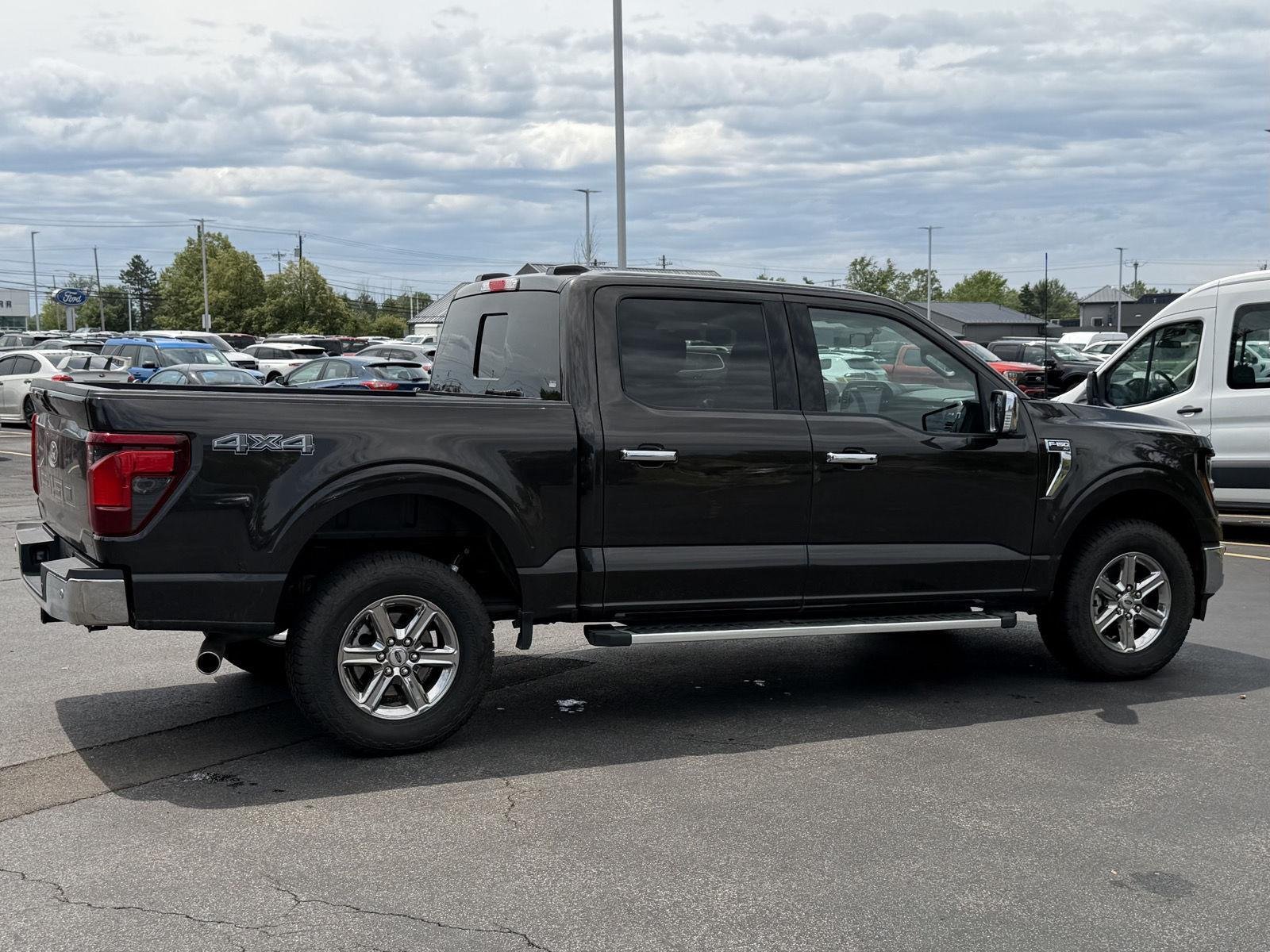 Used 2024 Darkened Bronze Ford XLT image 4