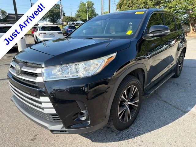 Used 2018 Black Toyota LE image 7