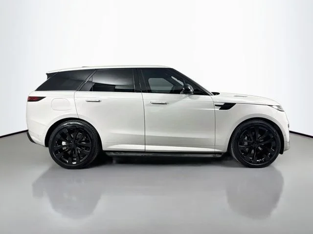 Used 2026 Gray Land Rover Dynamic SE image 4