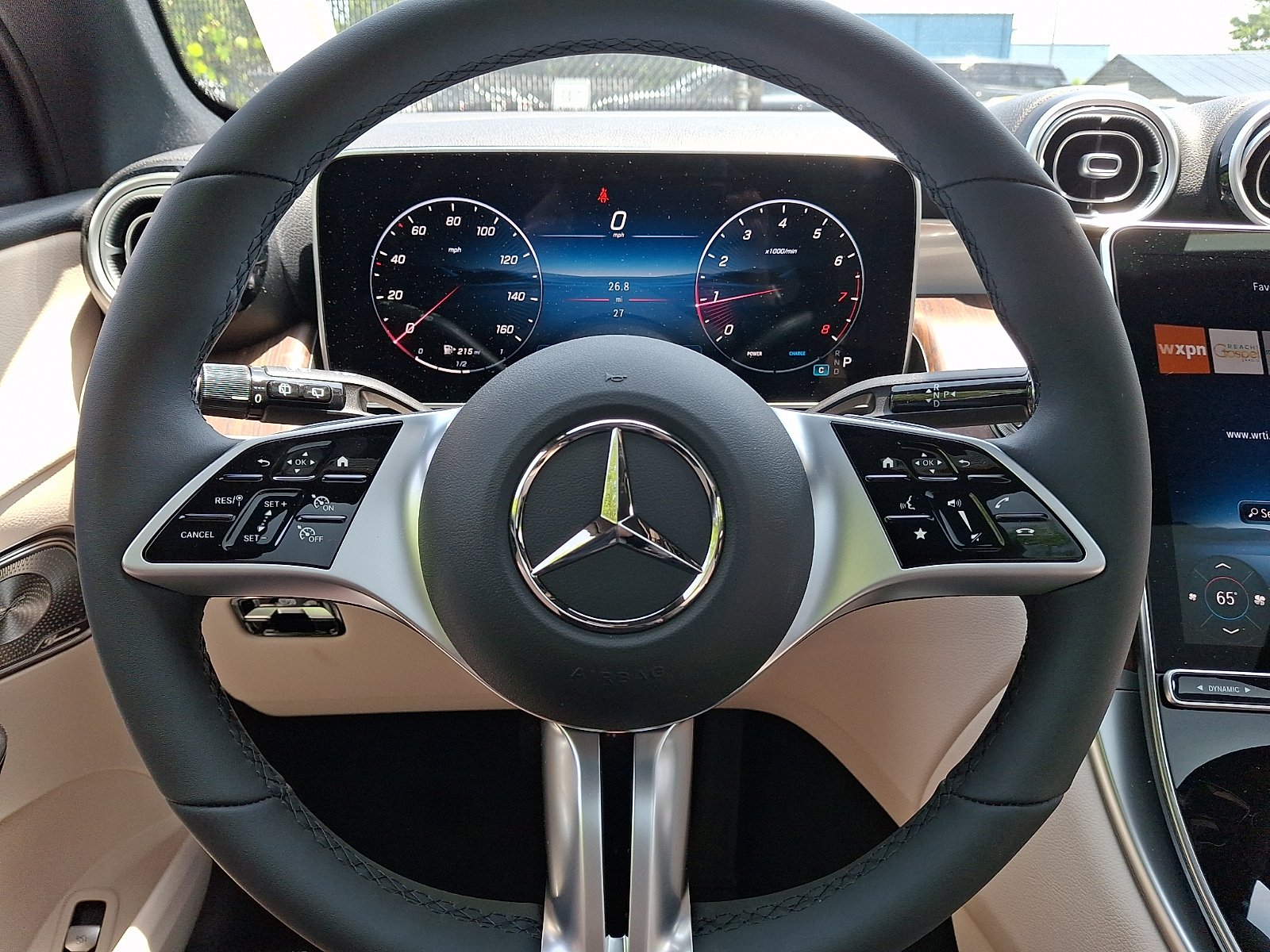 New 2026 Polar White Mercedes-Benz GLC 300 image 17