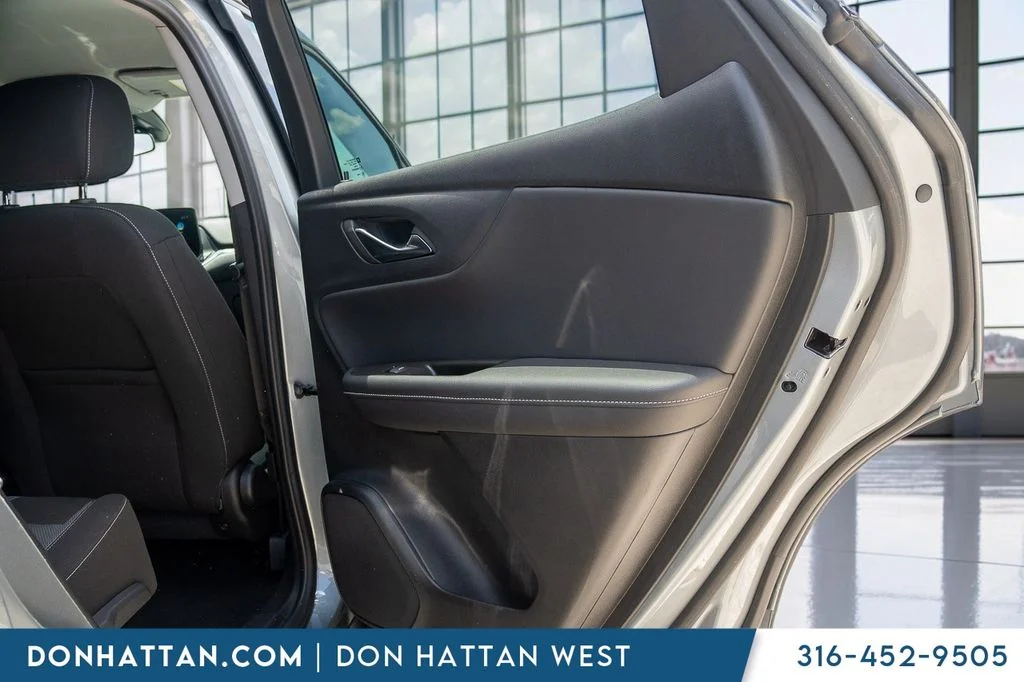 Used 2025 Gray Chevrolet LT image 27