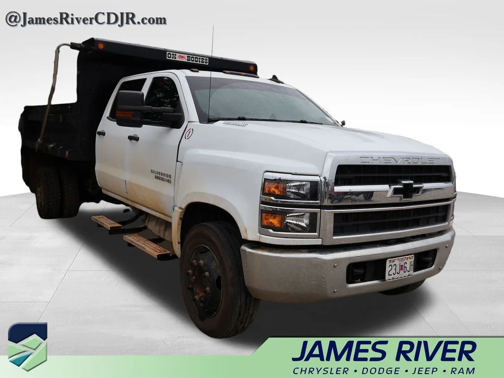 Used 2022 White Chevrolet 1WT image 15