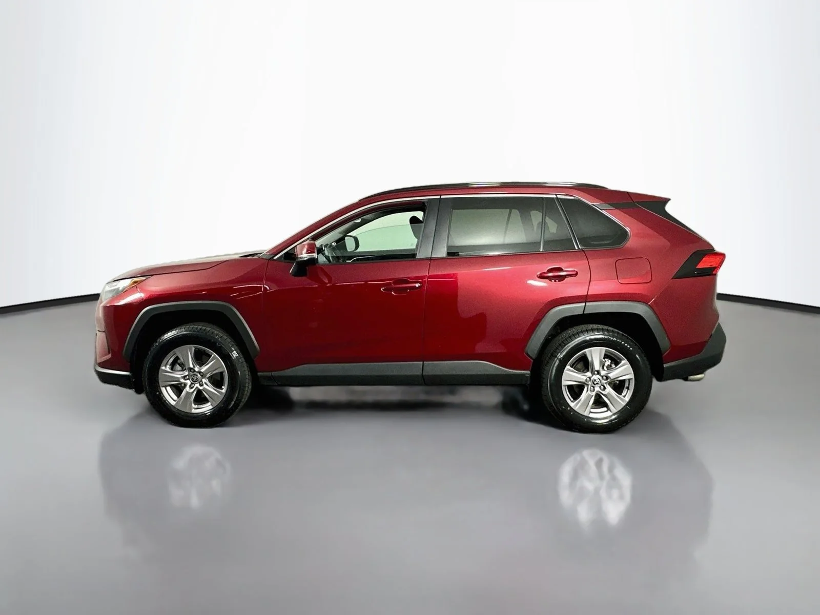 Used 2022 Red Toyota XLE image 4