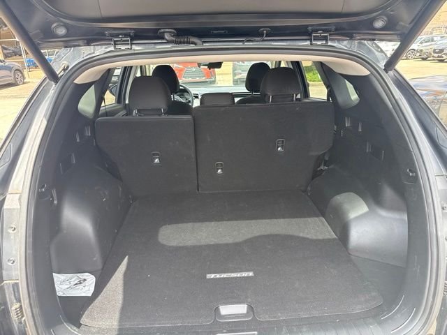 Used 2023 Black Hyundai SEL image 10