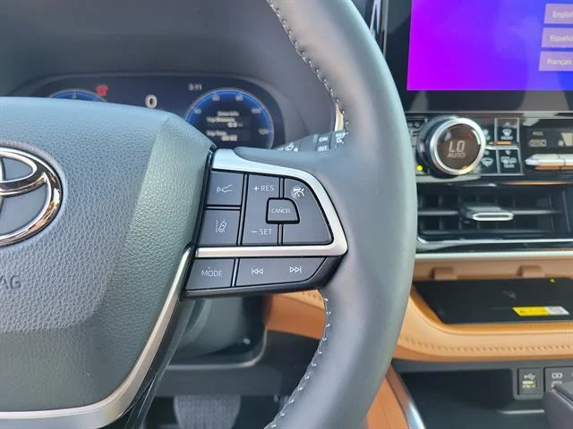 2023 Toyota Highlander Platinum - Photo 11