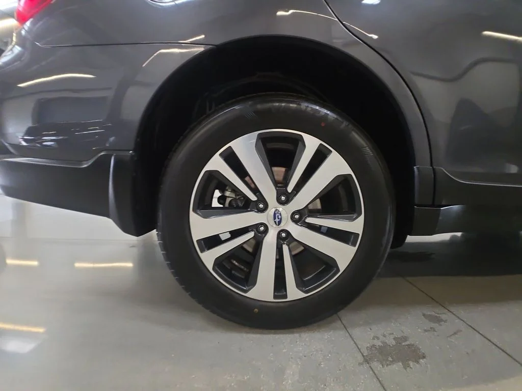 Used 2018 Gray Subaru 2.5i image 27