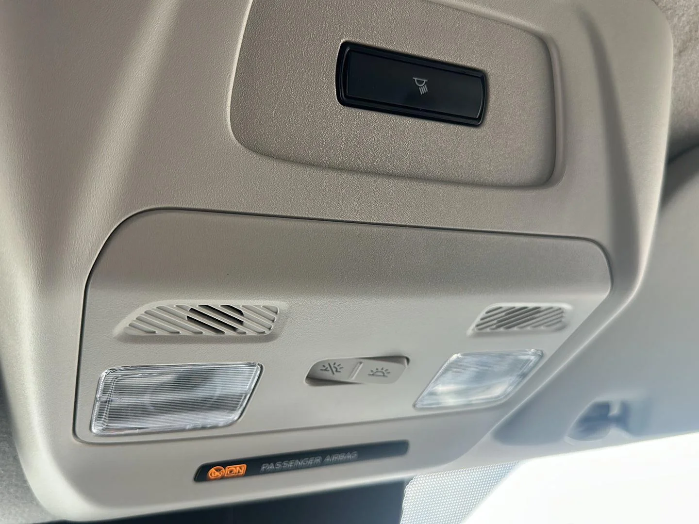 Used 2025 Oxford White Ford 250 image 19