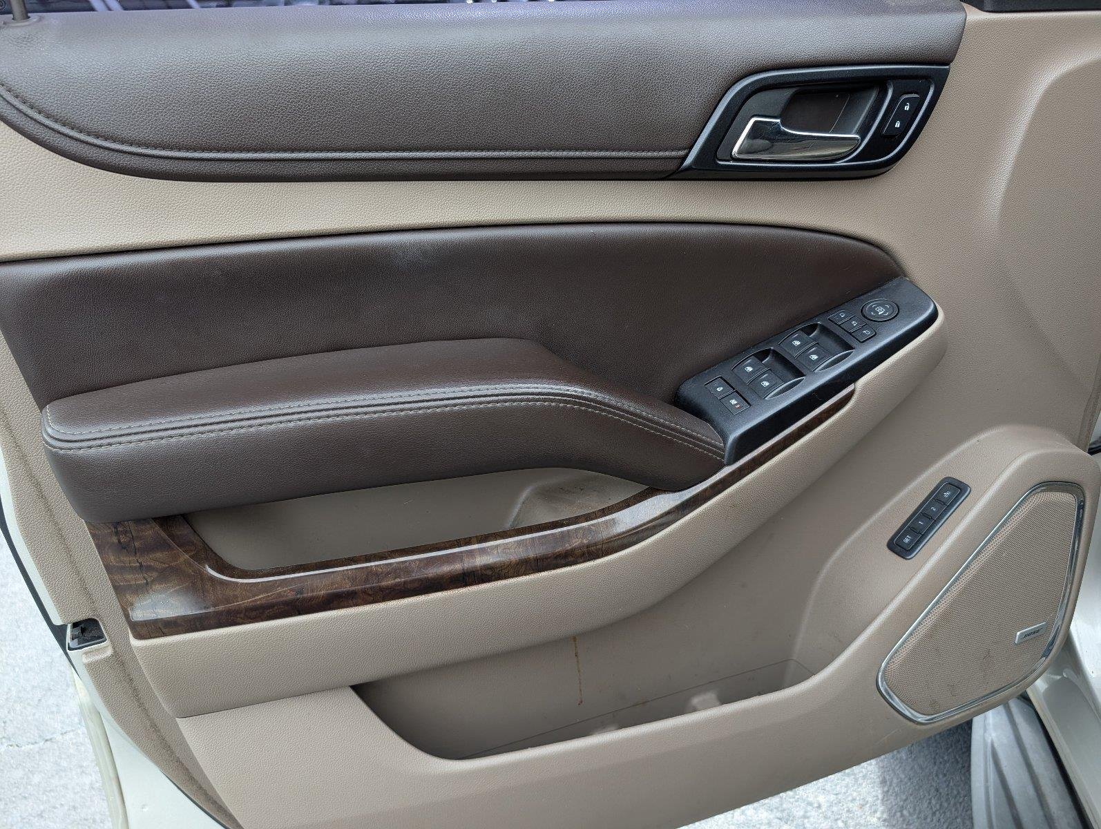 Used 2015 Champagne Silver Metallic Chevrolet LT image 14