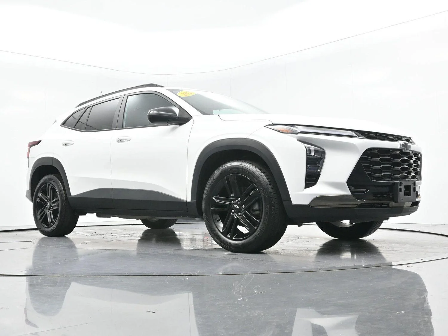 Used 2025 Summit White Chevrolet ACTIV image 43
