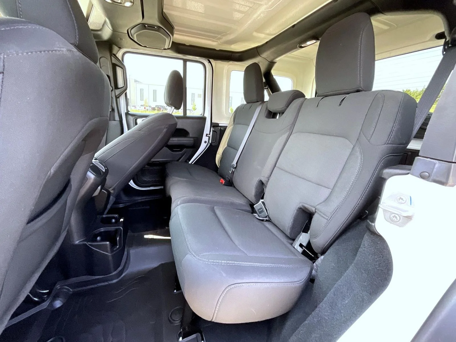 Used 2022 White Jeep Unlimited Willys image 19