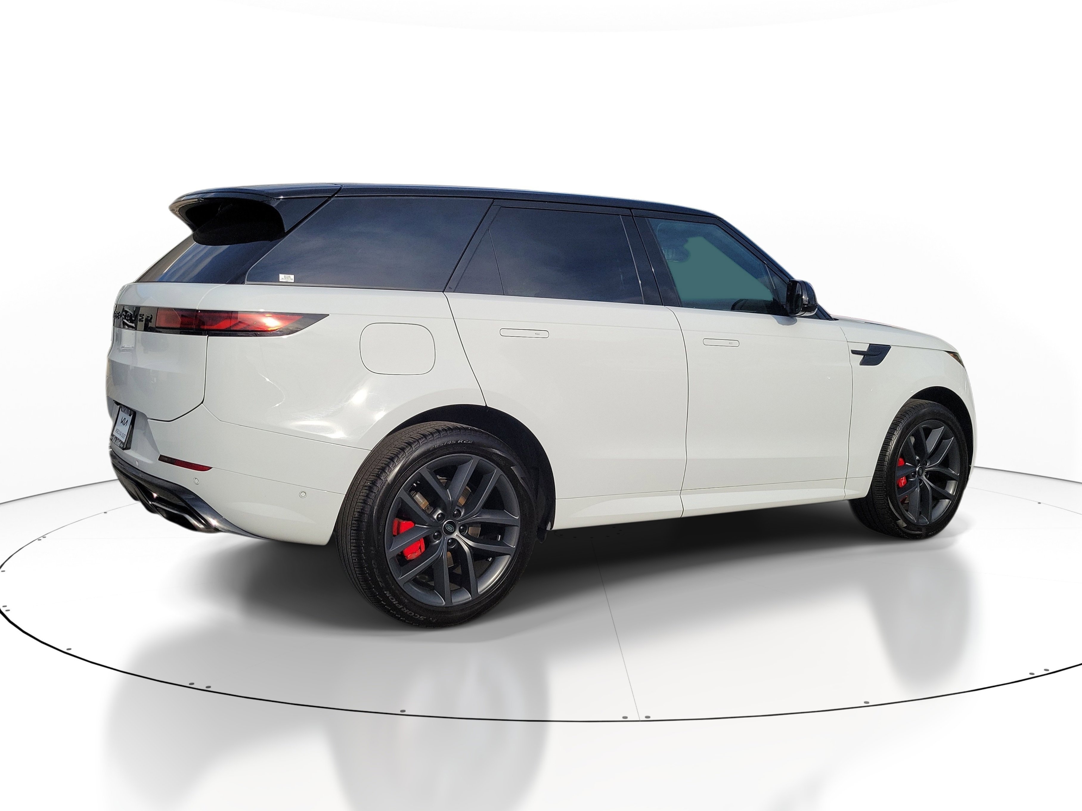 Used 2024 White Land Rover Dynamic SE image 5