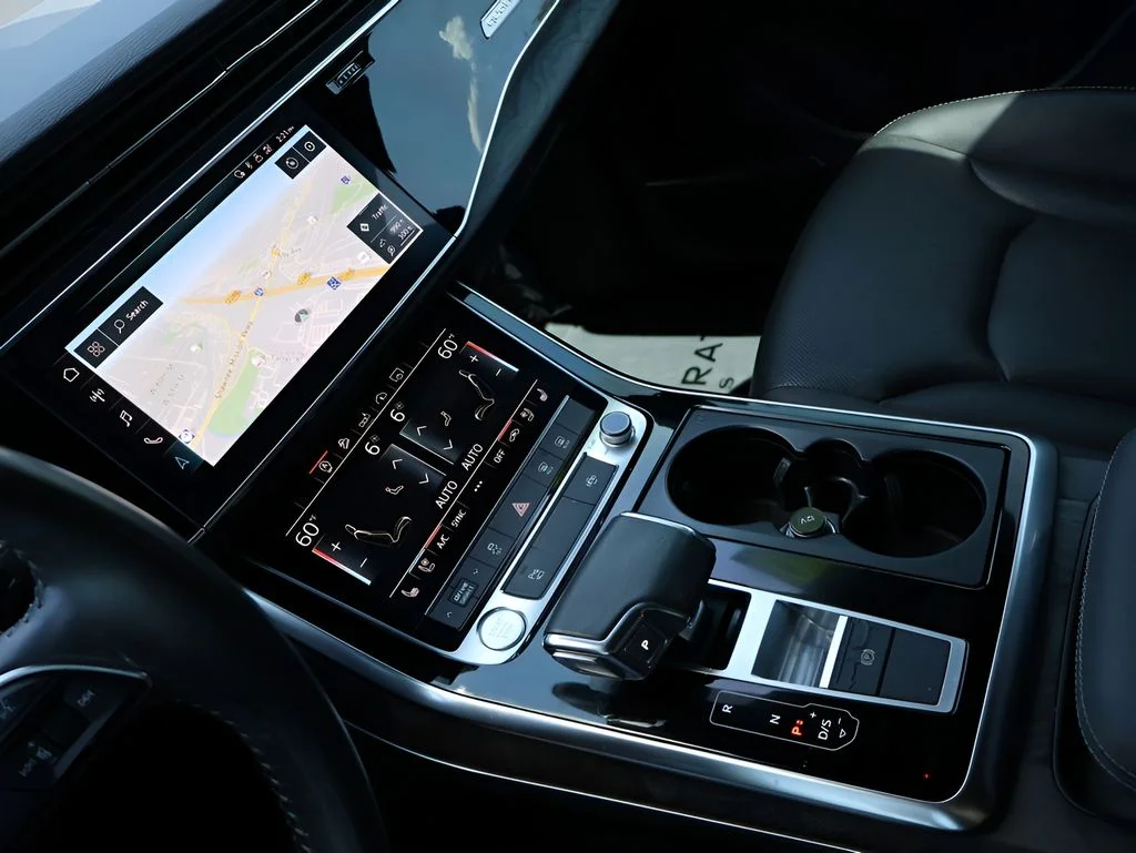 Used 2020 Orca Black Metallic Audi 55 Premium Plus image 23