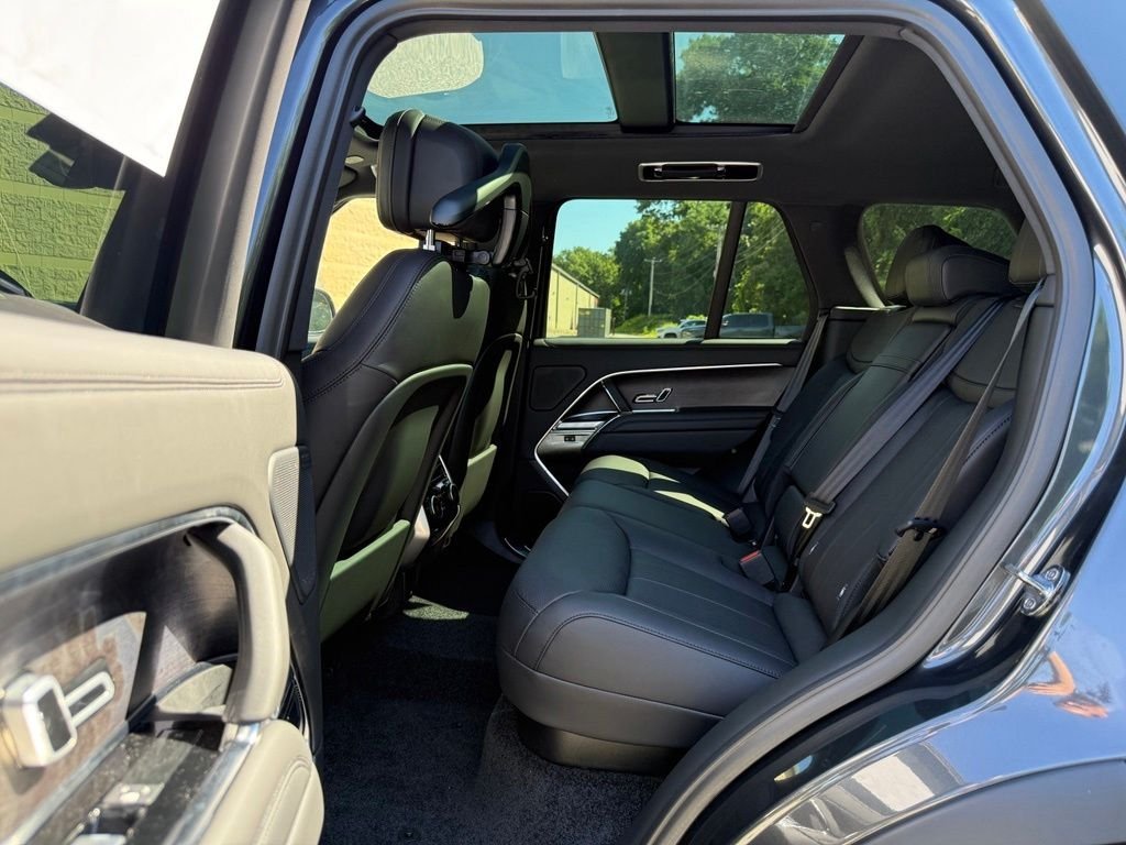 New 2026 Carpathian Grey LAND ROVER SE image 13