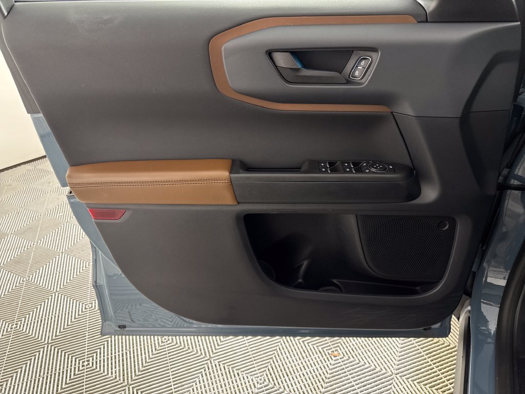 Used 2021  Ford Outer Banks image 10