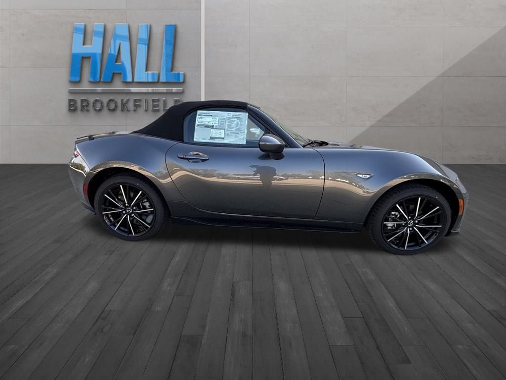 2025 Mazda MX-5 Miata Grand Touring - Photo 4