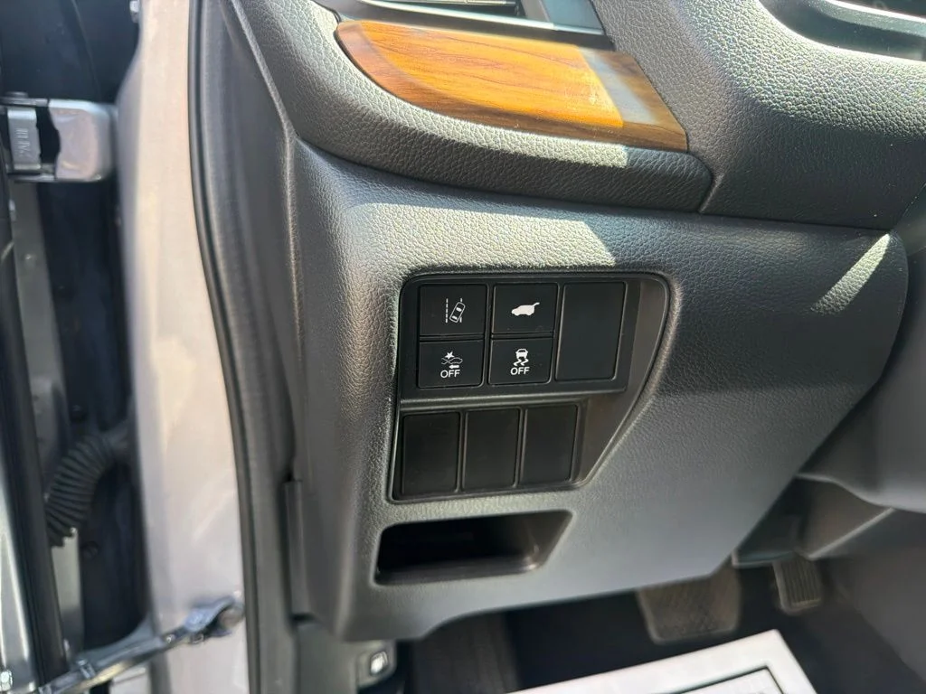 Used 2017  Honda EX-L image 24
