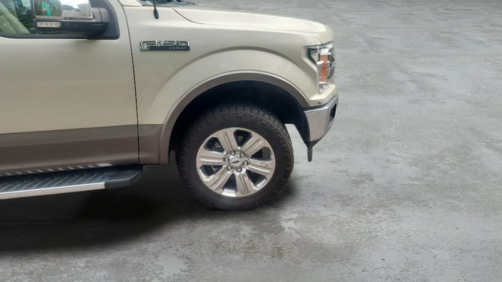 Used 2018 Silver Ford Lariat image 9