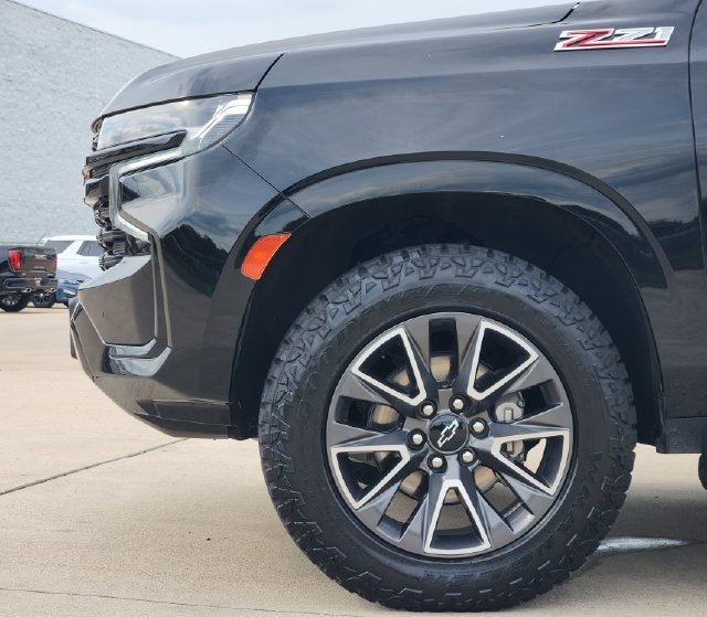 2022 Chevrolet Suburban Z71 - Photo 8