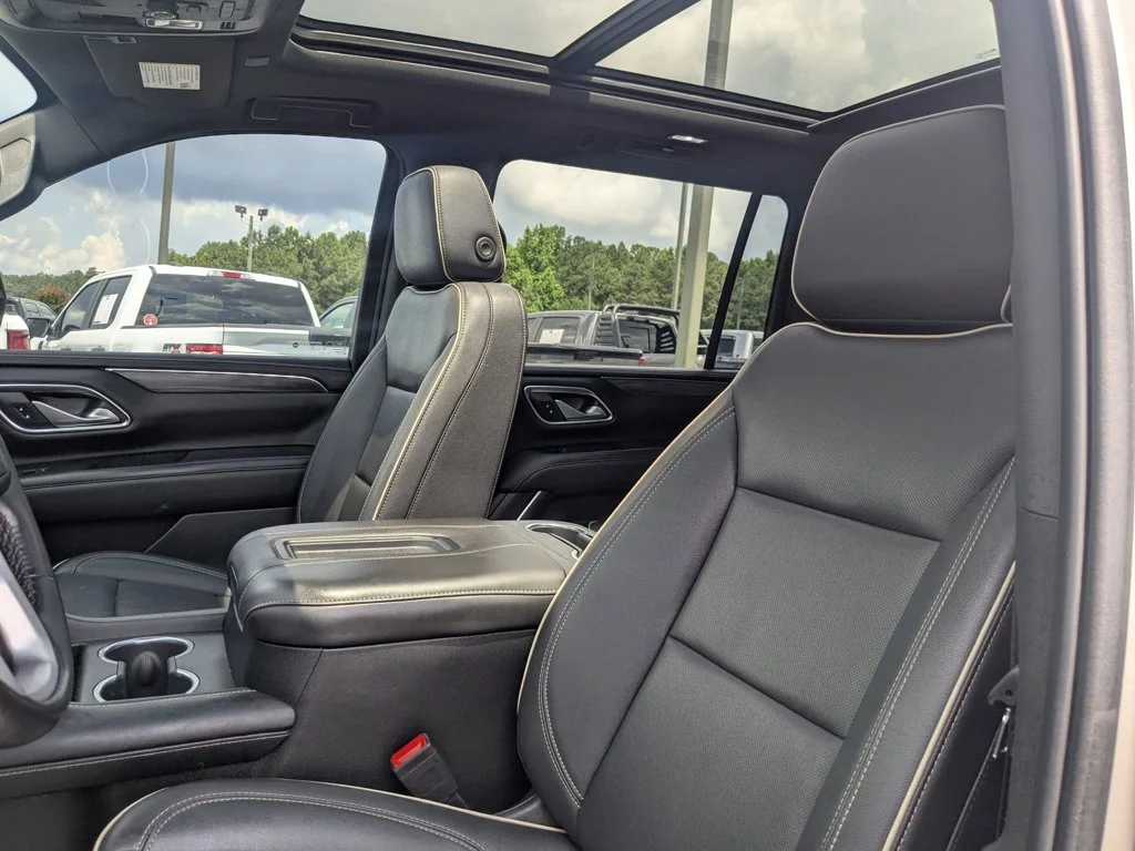 Used 2022 Pearl Beige Metallic GMC SLT image 15