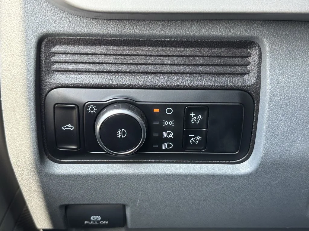 Used 2024 White Ford XLT image 28