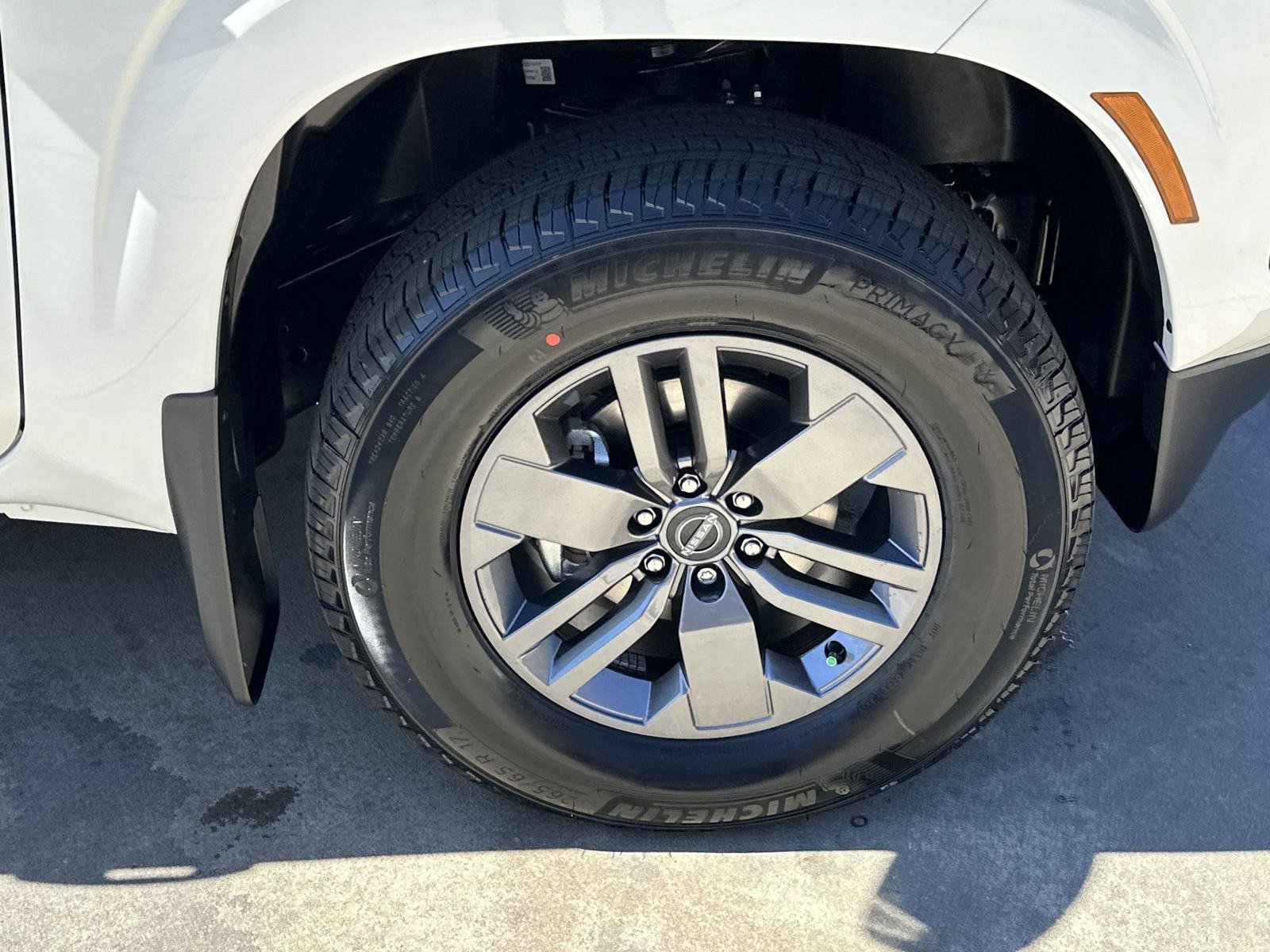 2025 Nissan Frontier SV - Photo 13