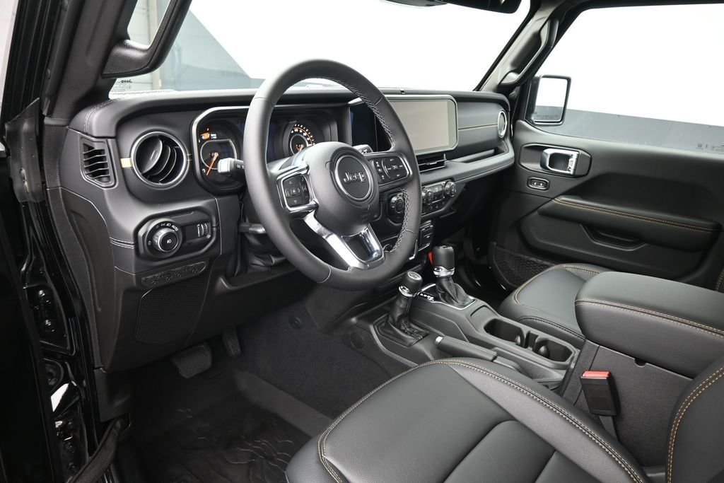 New 2026 Black Clear-Coat Exterior Paint Jeep Sahara image 18