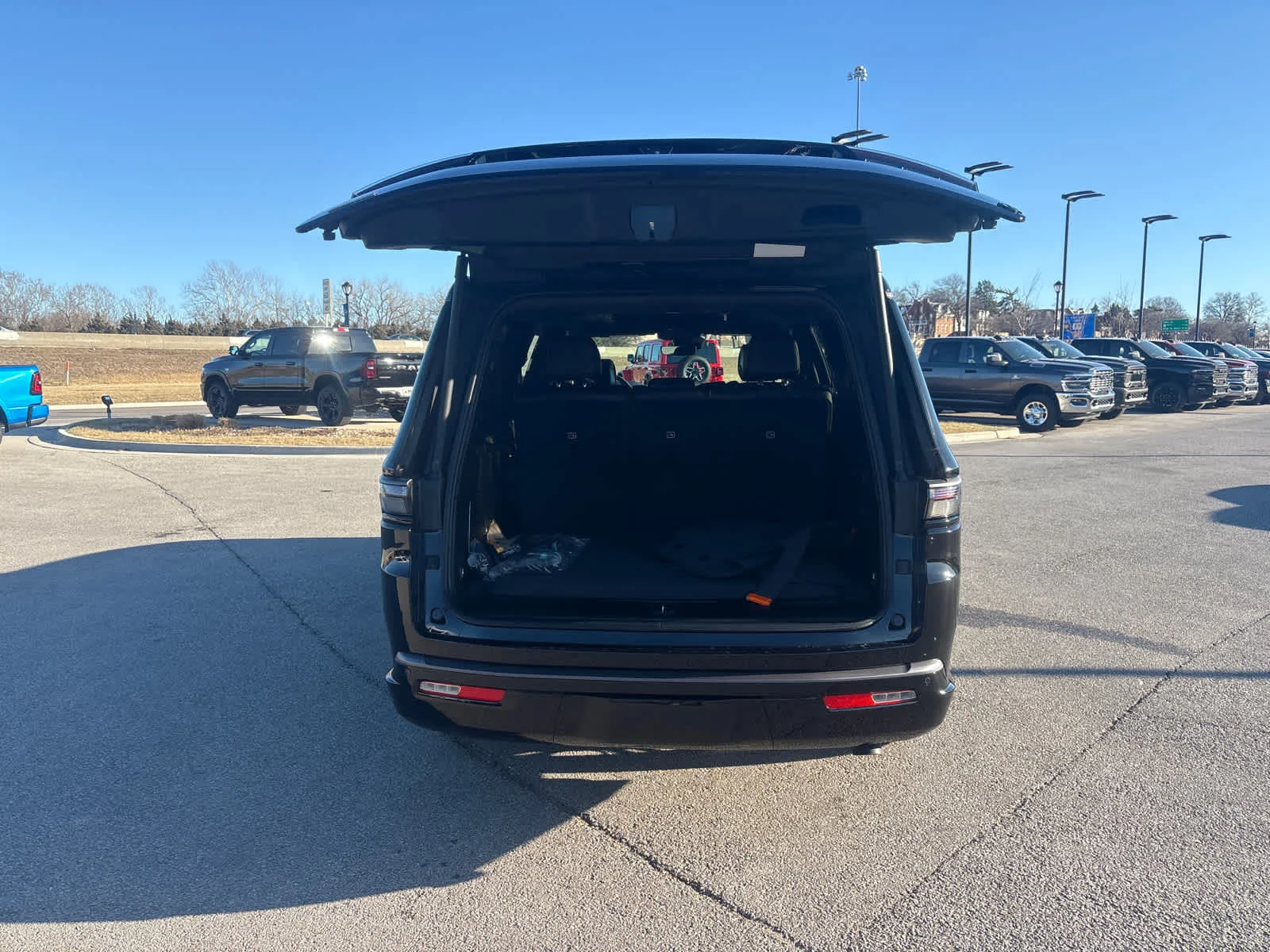 New 2026 High Gloss Black Exterior Paint Jeep Limited Reserve image 11
