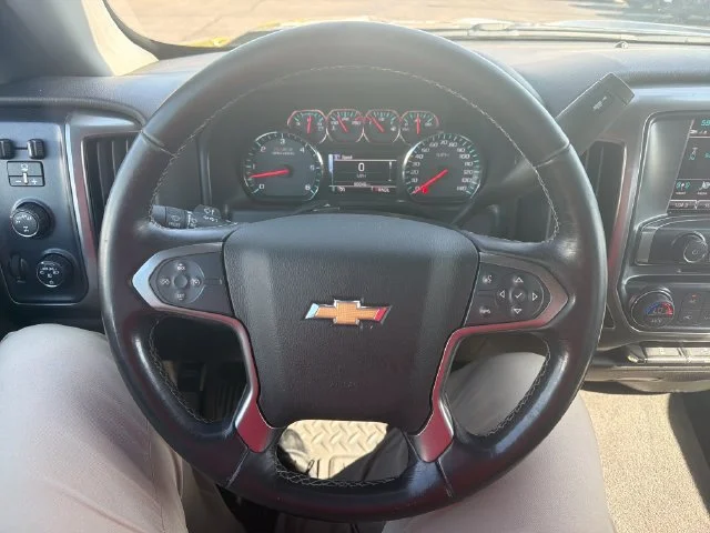 Used 2019 GRAPHITE METALLIC Chevrolet LT image 18