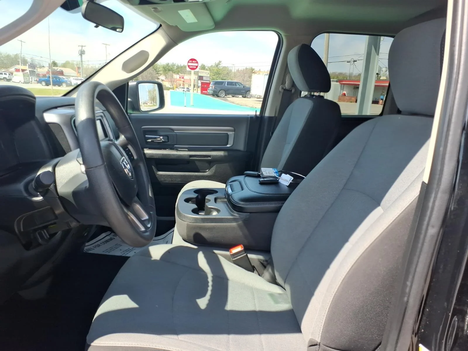 Used 2024 Diamond Black Ram SLT image 12