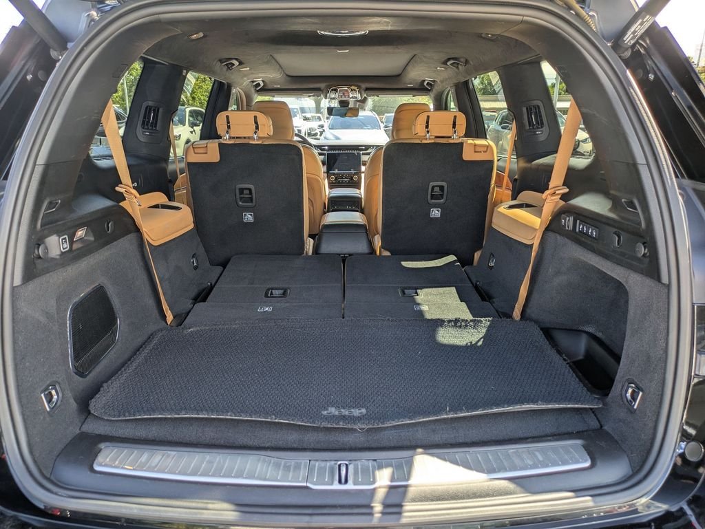 Used 2022 Black Jeep Summit image 21