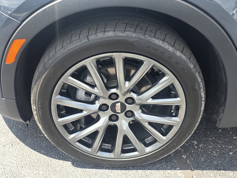 Used 2020 Shadow CADILLAC FWD 4DR SPORT image 9