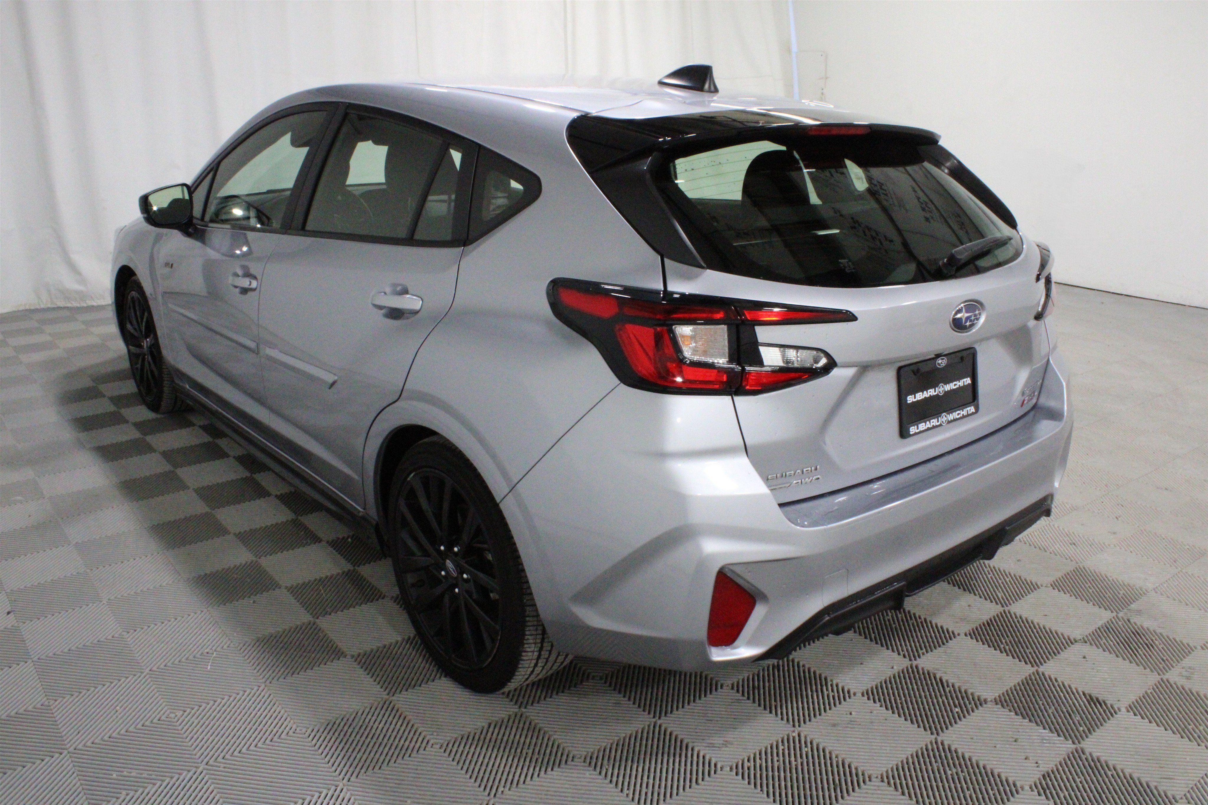 Used 2025 Ice Silver Metallic Subaru RS image 29