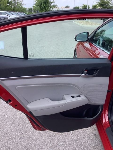 Used 2017 Scarlet Red Hyundai Limited image 19