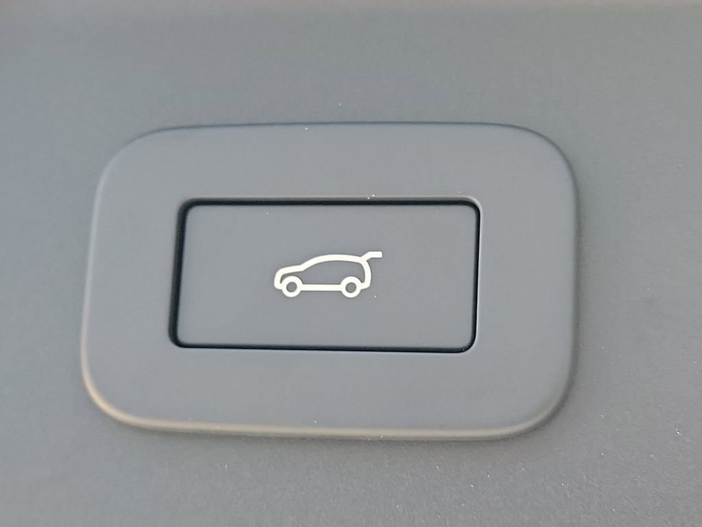New 2026 Fuji White Land Rover Dynamic SE image 12