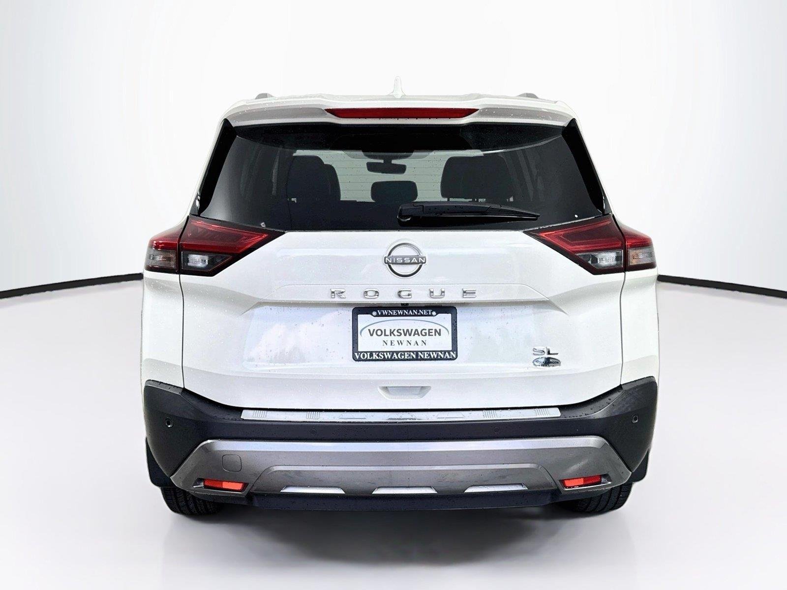Used 2023 Pearl White Tricoat Nissan SL image 5