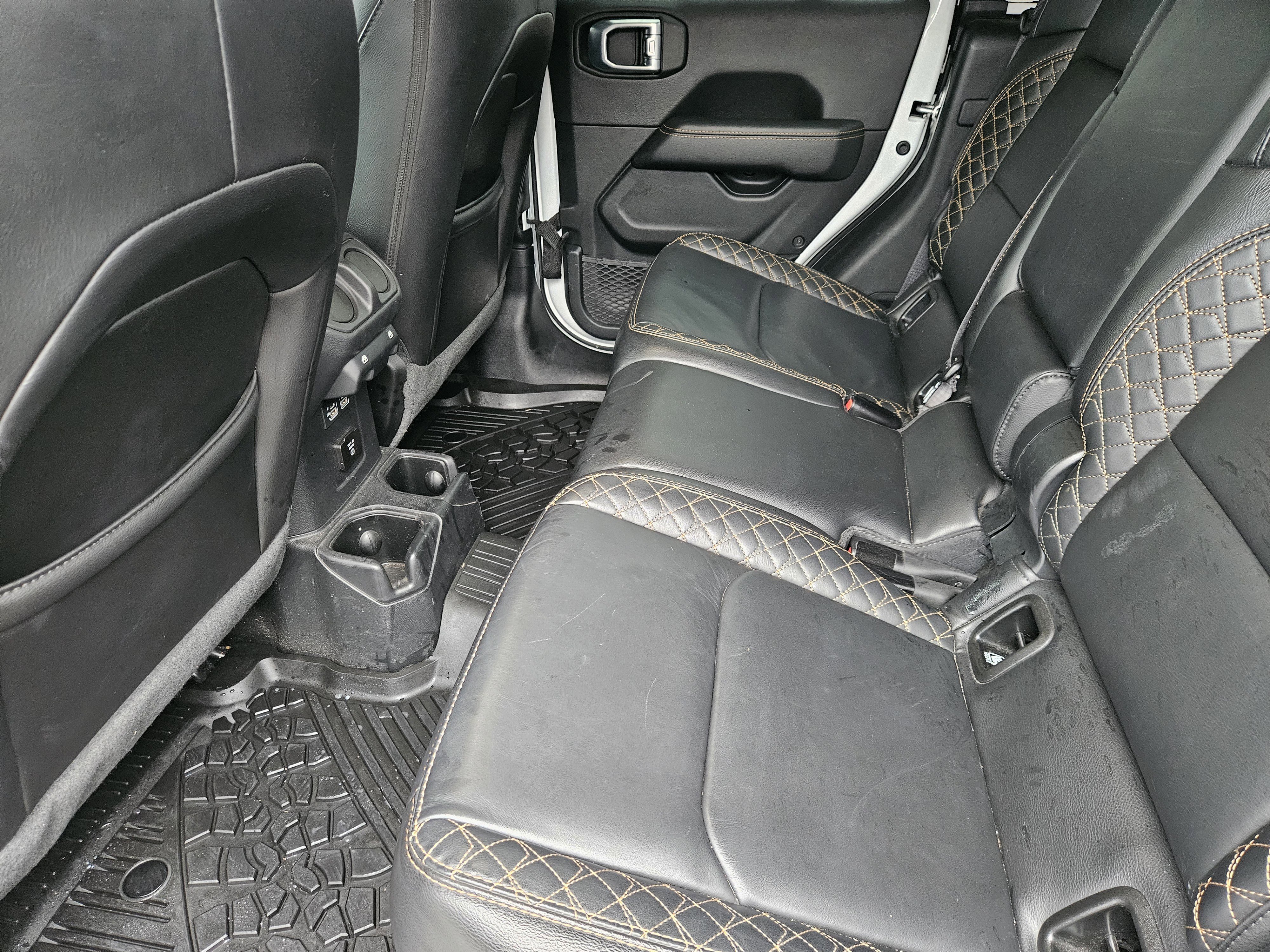 Used 2021 Bright White Clear Coat Jeep High Altitude image 28