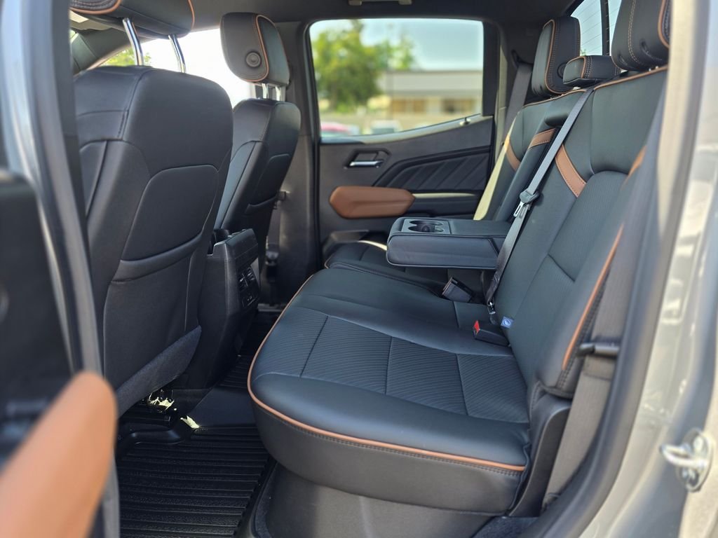 2025 GMC Canyon AT4 - Photo 16