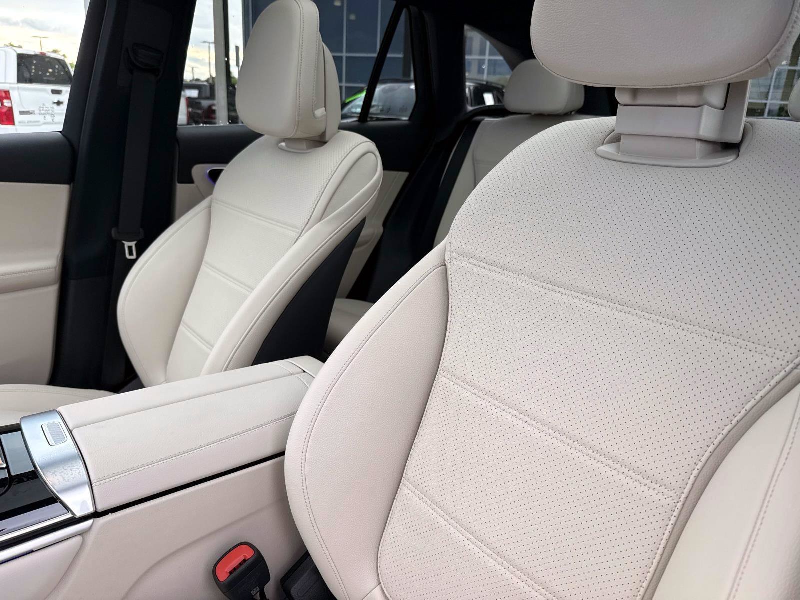 New 2027 Gray Metallic Mercedes-Benz 300 SUV image 22