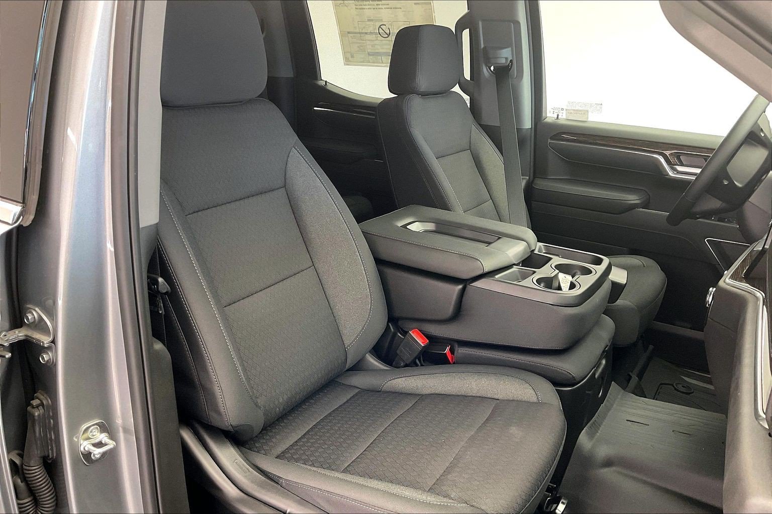 2026 GMC Sierra 1500 SLE - Photo 9
