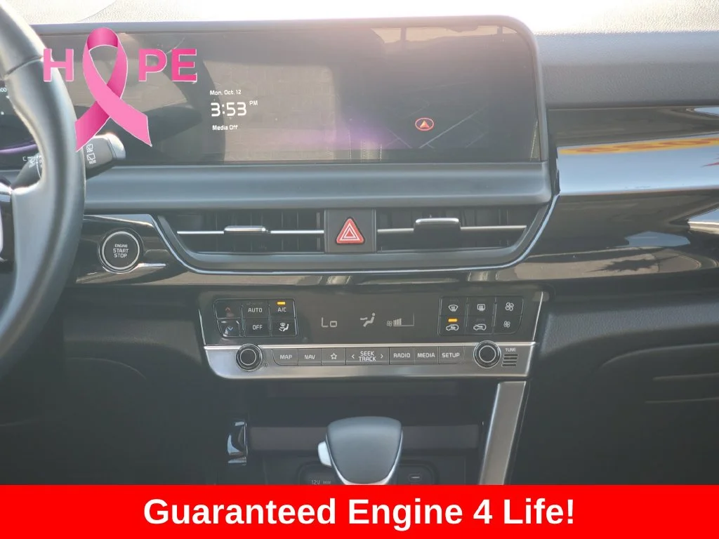 Used 2025 White Kia S image 26