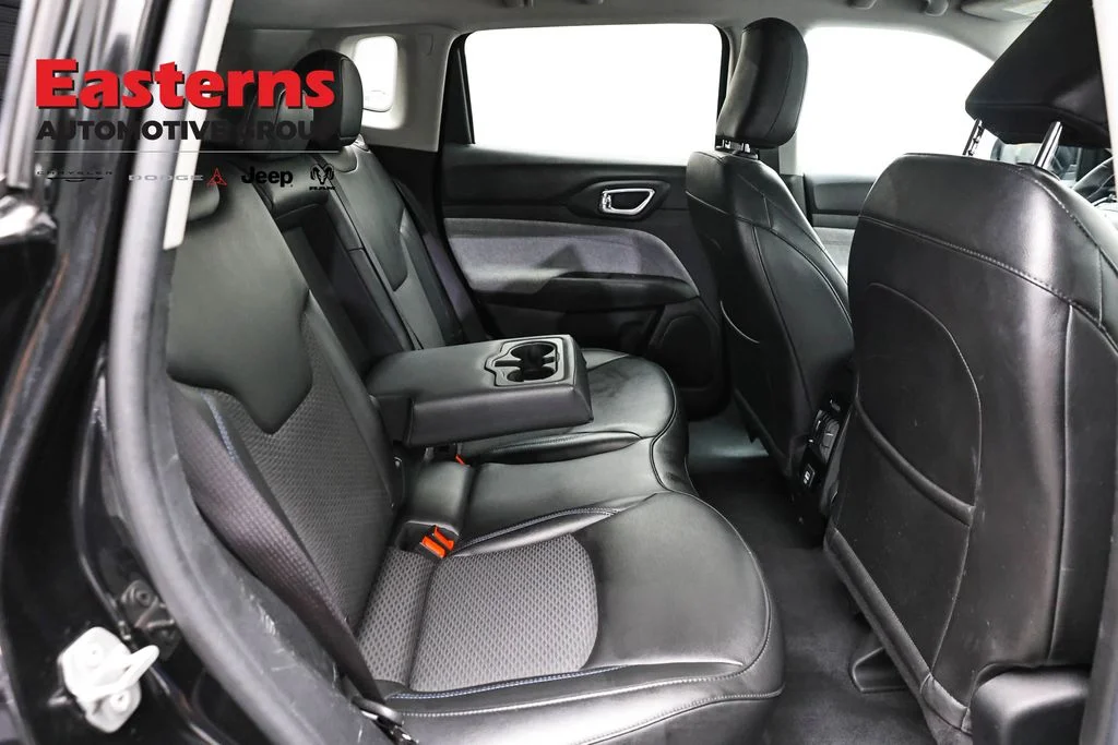 Certified Used 2022 Black Jeep Latitude image 23