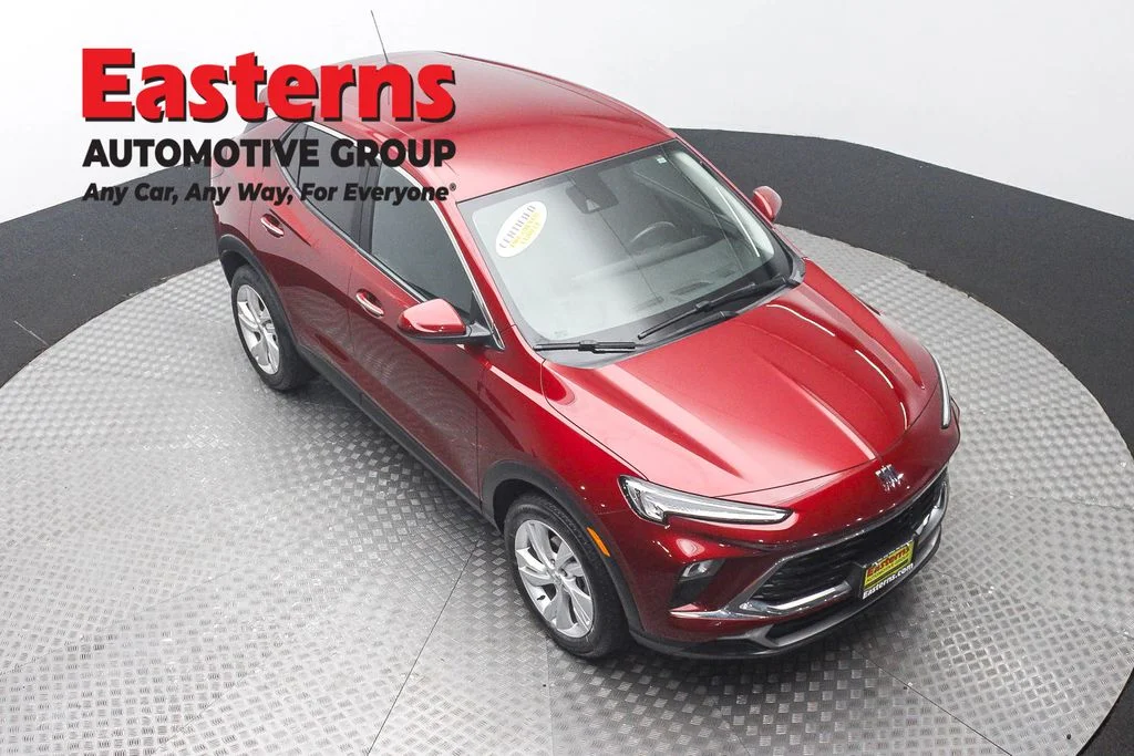Used 2024 Red Buick Preferred image 3