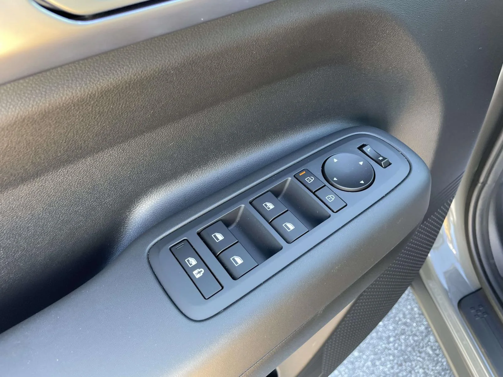 Used 2026 Hampton Gray Hyundai SE image 7